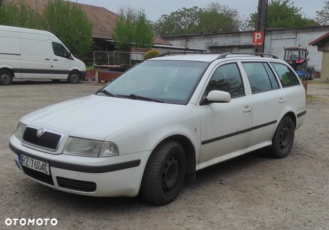 Skoda Octavia 1.8T Tour Plus - 6