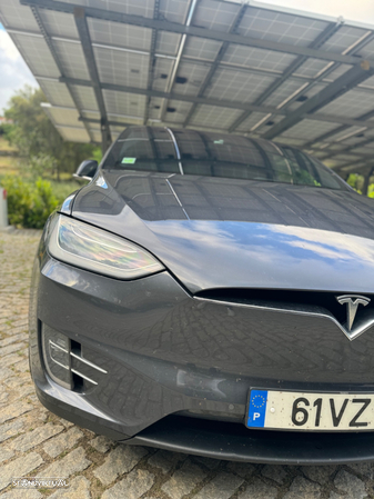 Tesla Model X 75D - 10