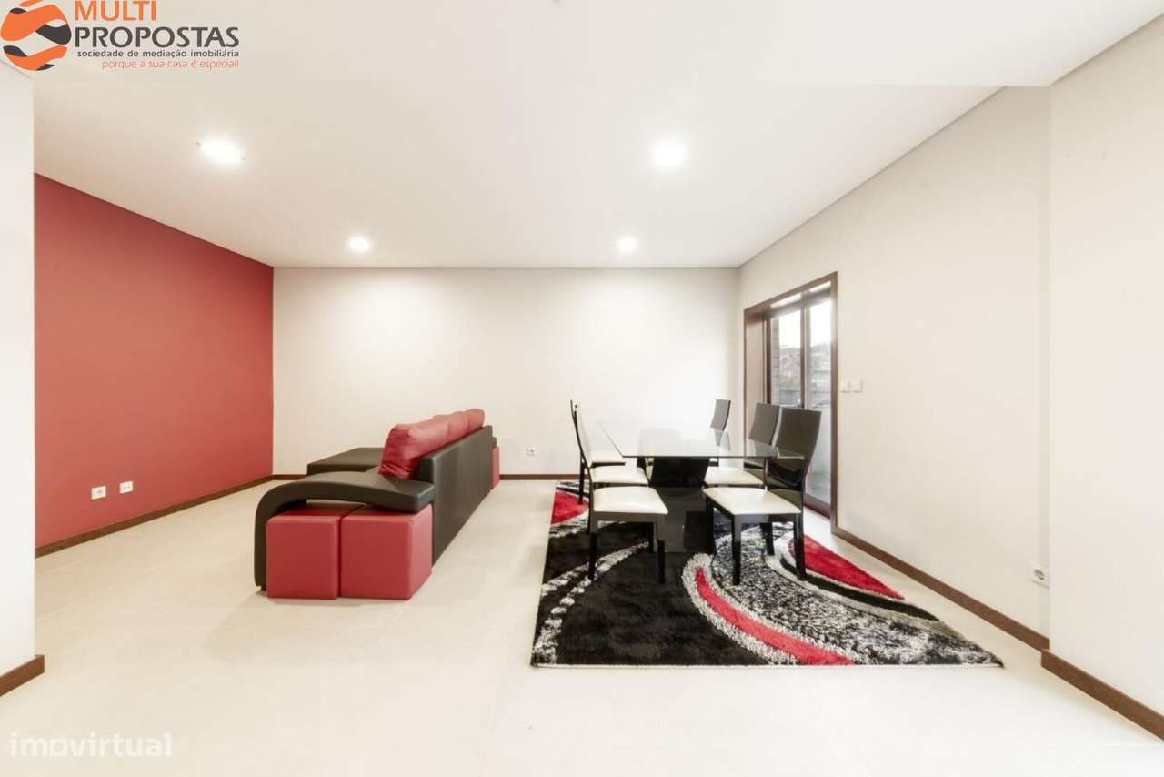 T1 C/ TERRAÇO MOBILADO- SÃO LÁZARO - Grande imagem: 3/10