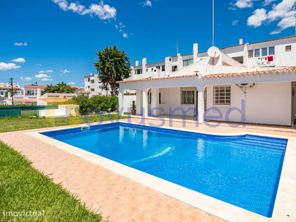 Moradia com Piscina na Zona Premium Areias São João, Albufeira-6