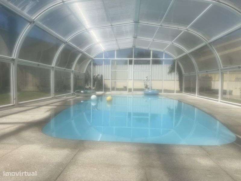 Alugo vivenda T4  com 370 metros - Grande imagem: 4/8