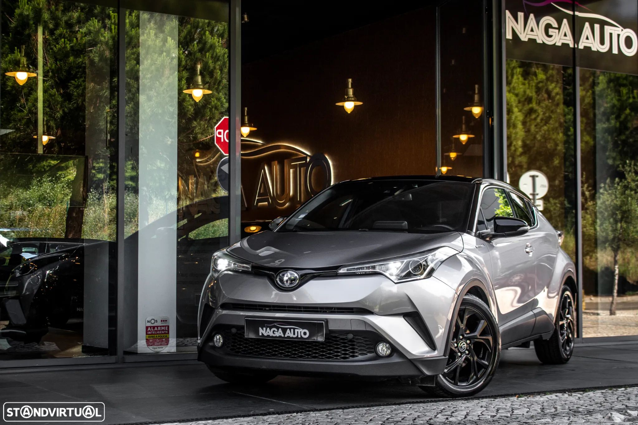 Toyota C-HR 1.8 Hybrid Comfort - 1