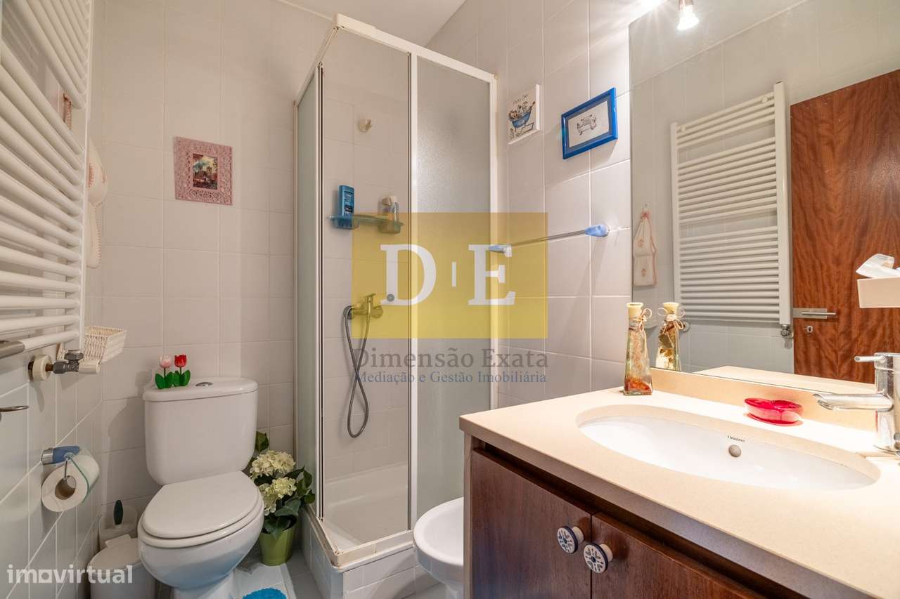 Apartamento T3 em Zona Nobre de Requesende em Ramalde-21