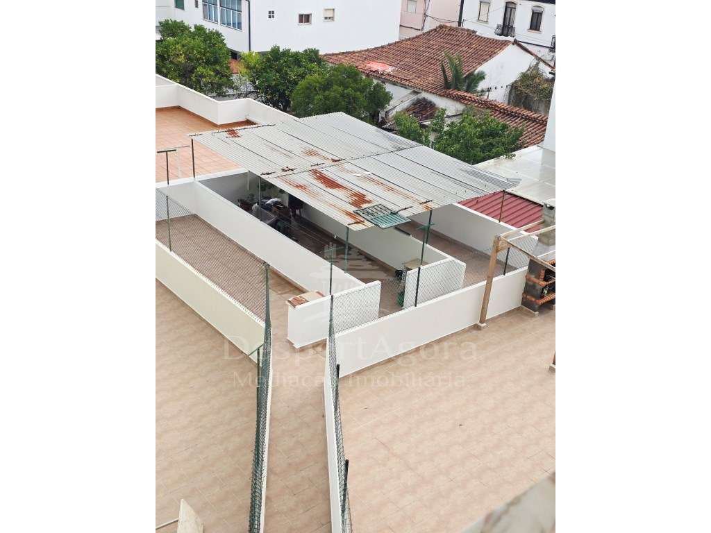 Apartamento T3 a 50 metros da estação da CP-18