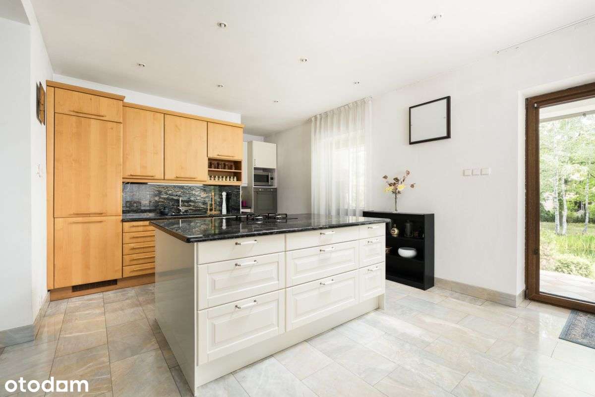 Przestronny dom dla rodziny z pięknym ogrodem-6