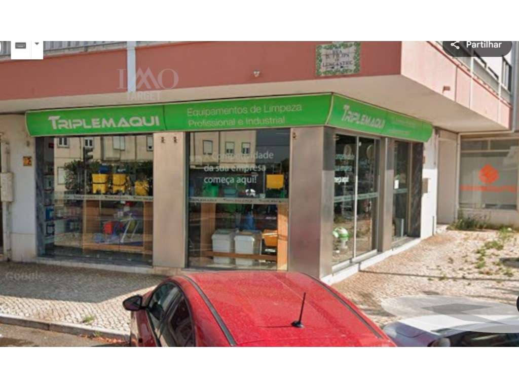 ESPAÇO COMERCIAL REMODELADO - RUA D. FILIPA DE LENCASTRE 18 - Grande imagem: 5/6