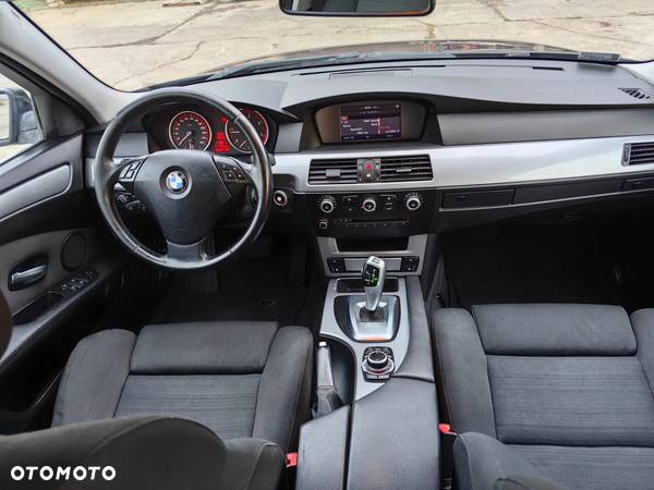 BMW Seria 5 520d Touring - 8