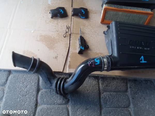 obudowa filtra powietrza zatrzaski termostat rura  fiat uno punto I lancia seicento spi cinquecento sporting 1.1 1.2 8v - 23