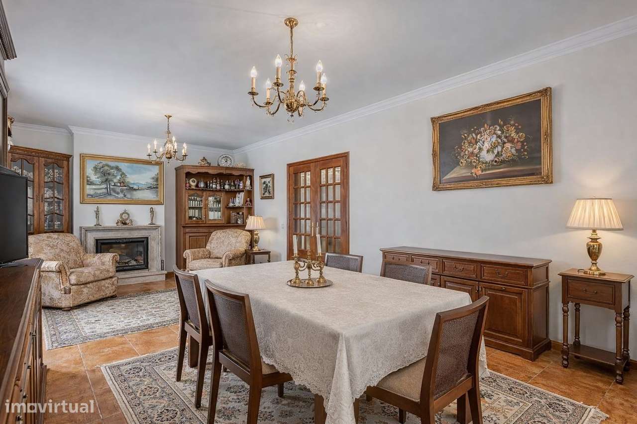 Moradia T5 em S. Félix da Marinha com garagem próximo da praia-8