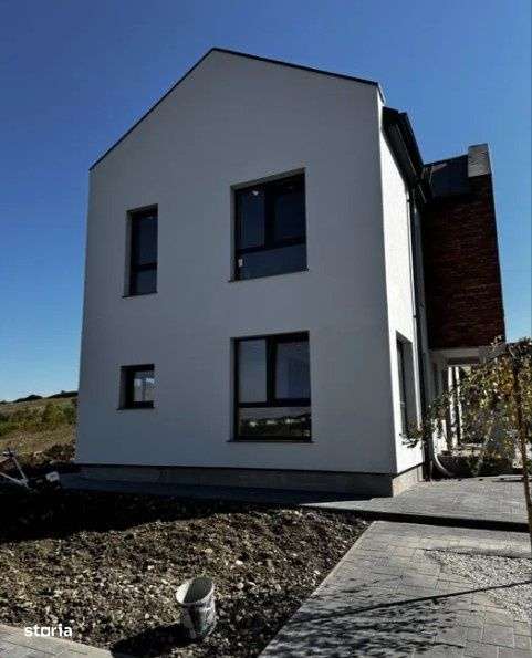 Case individuale cu 4 dormitoare in Dezmir  Zona linistita, 482 mp ter - Imagine principală: 4/11