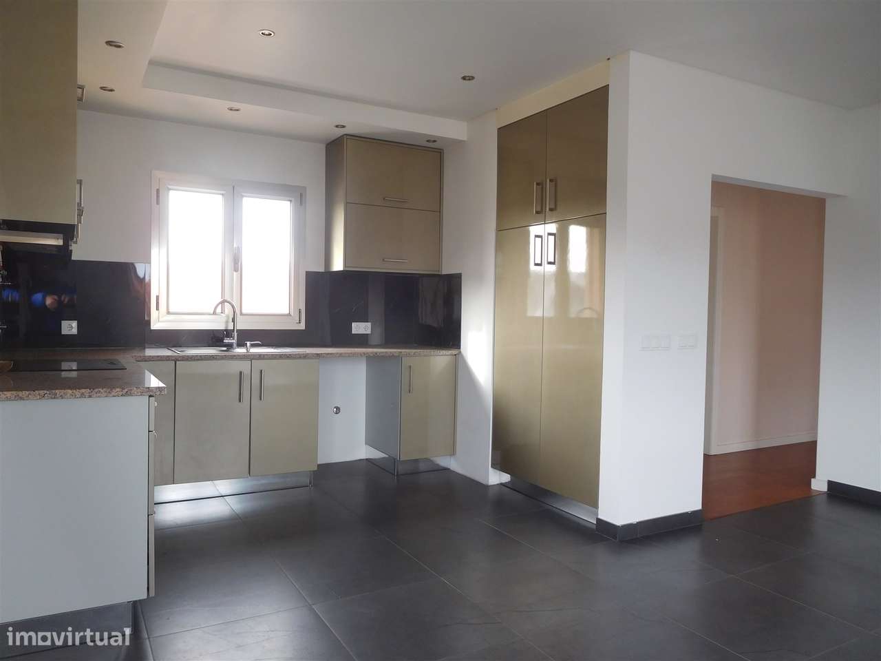 Apartamento T2 / Arrendar / Leiria - Gare - Grande imagem: 4/24