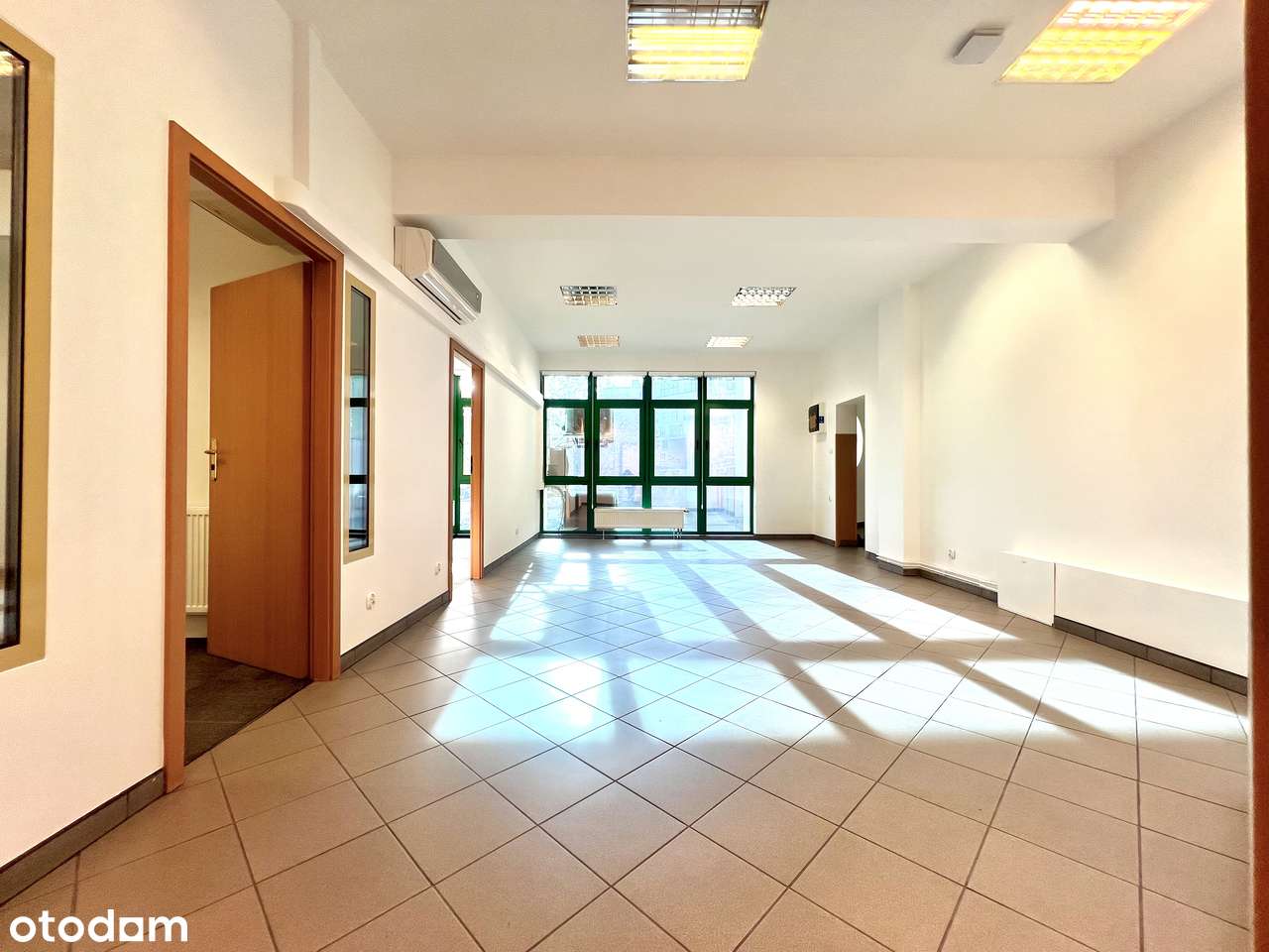 Gotowy LOKAL | centrum Wrocławia | budynek 2000 r. ! od zaraz !-1