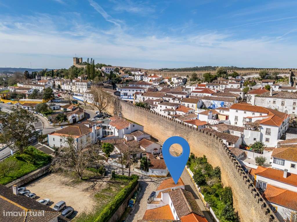 Moradia junto às muralhas do Castelo de Óbidos-33
