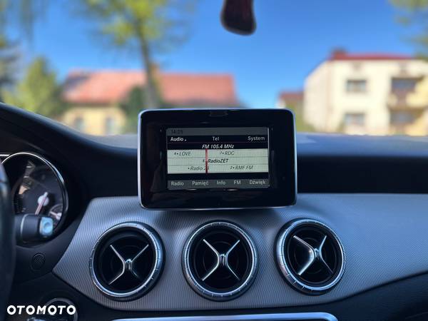 Mercedes-Benz CLA 250 7G-DCT Urban - 20