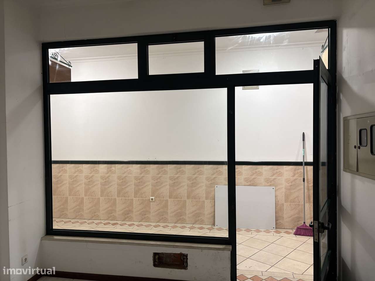 Loja/Escritório de 13m² no centro comercial com segurança - Grande imagem: 5/6