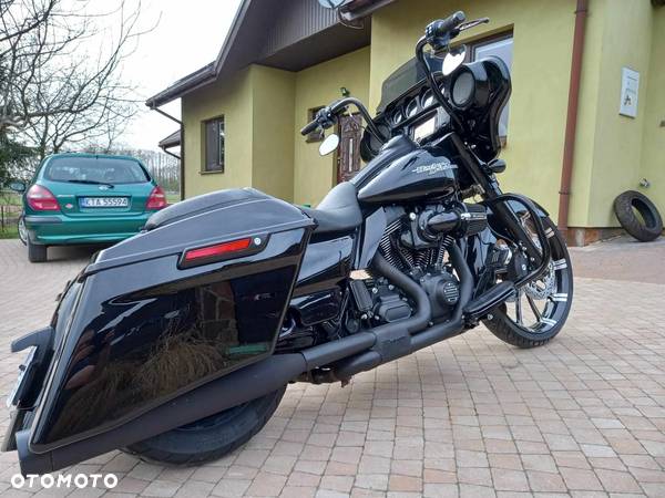 Harley-Davidson Touring Street Glide - 23