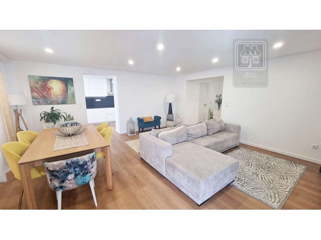 VENDA de APARTAMENTO T2 como NOVO - centro cidade Ponta Delgada (Sã... - Grande imagem: 3/42