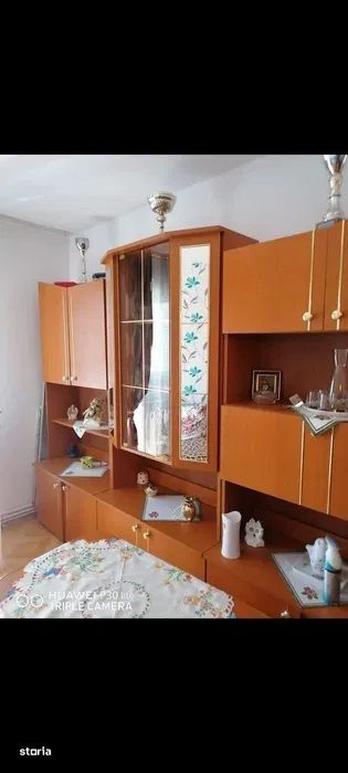 Vând apartament 2 camere în Simeria, zona.I.L.C-42mp