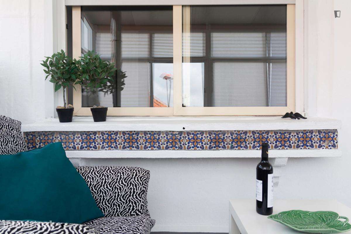 Apartamento com 1 quartos - localizado em Santa Marinha Porto - Grande imagem: 5/10