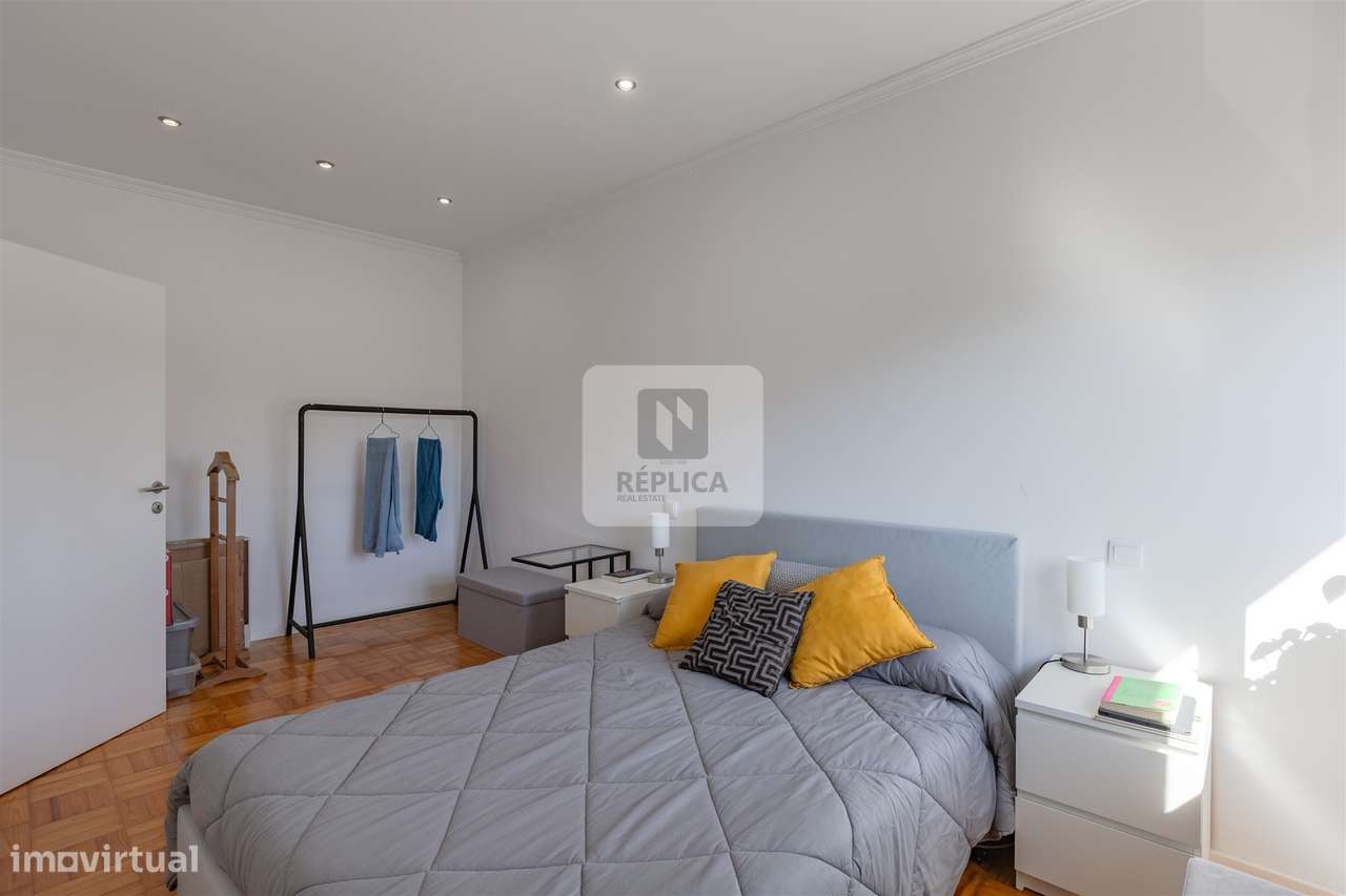 Apartamento T2 Renovado no Bonfim, Porto-16