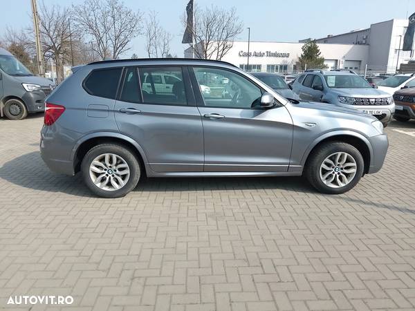 BMW X3 xDrive20d AT Luxury Line - 8