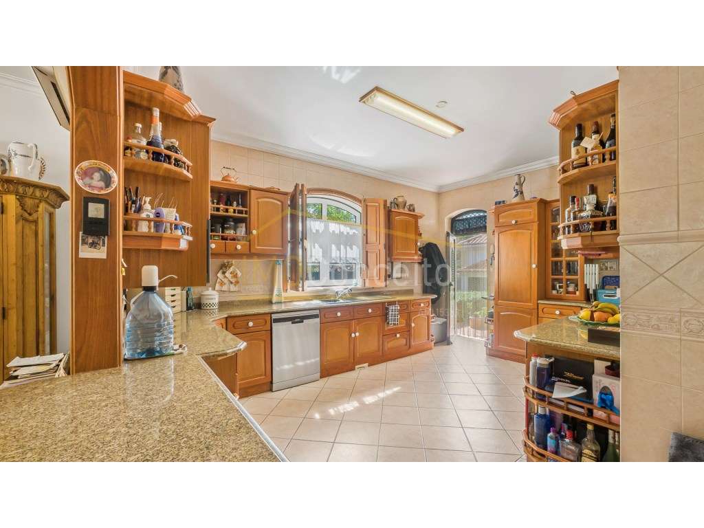 Moradia T4+1 | Piscina Campo de Ténis - Garagem | Espaço Exterior - Grande imagem: 4/60