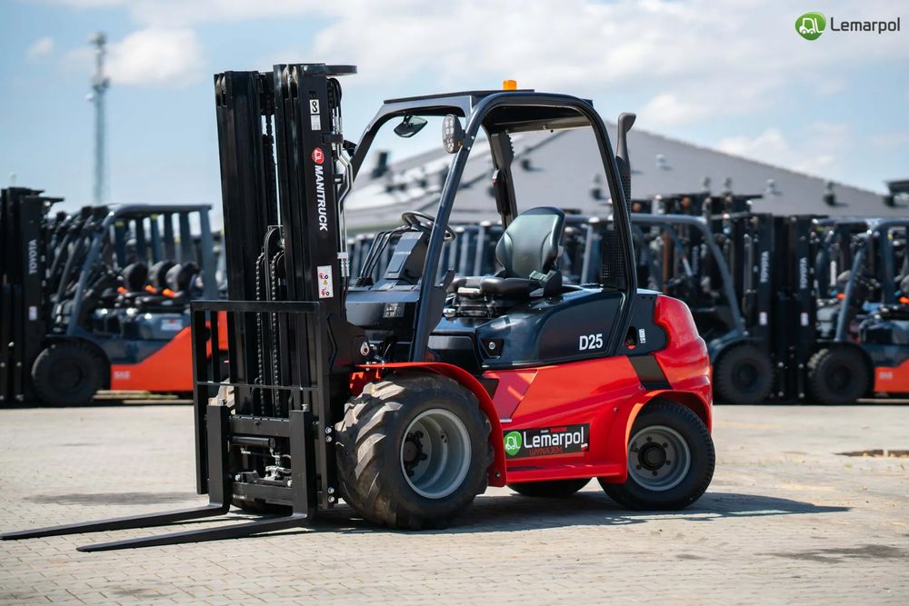 D25  nowy wózek półterenowy manitruck d25 , 2,5t diesel , triplex 2023