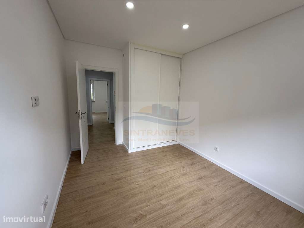 T3 Remodelado com Suíte e Varandas - Odivelas - Grande imagem: 2/14