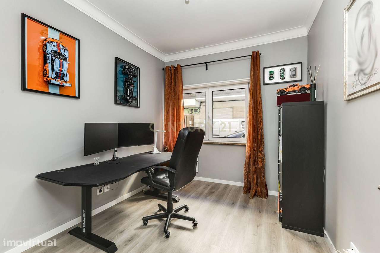 T2 mais 1 anexo com quintal em Queluz - Grande imagem: 4/25