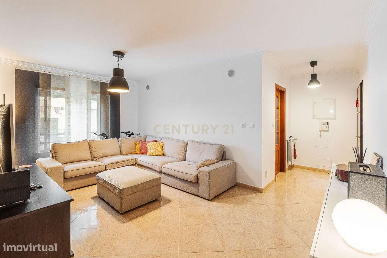 Acolhedor Apartamento T2 com Box e Arrecadação na Brandoa - Grande imagem: 5/16