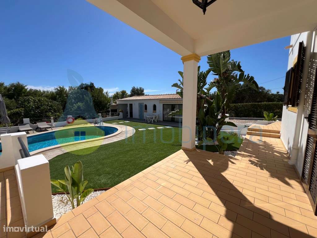 SOBERBA MORADIA T6 COM CASA DE HOSPEDES EM ANEXO-25