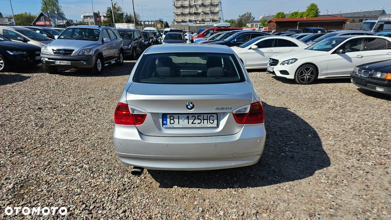 BMW Seria 3 320i - 7