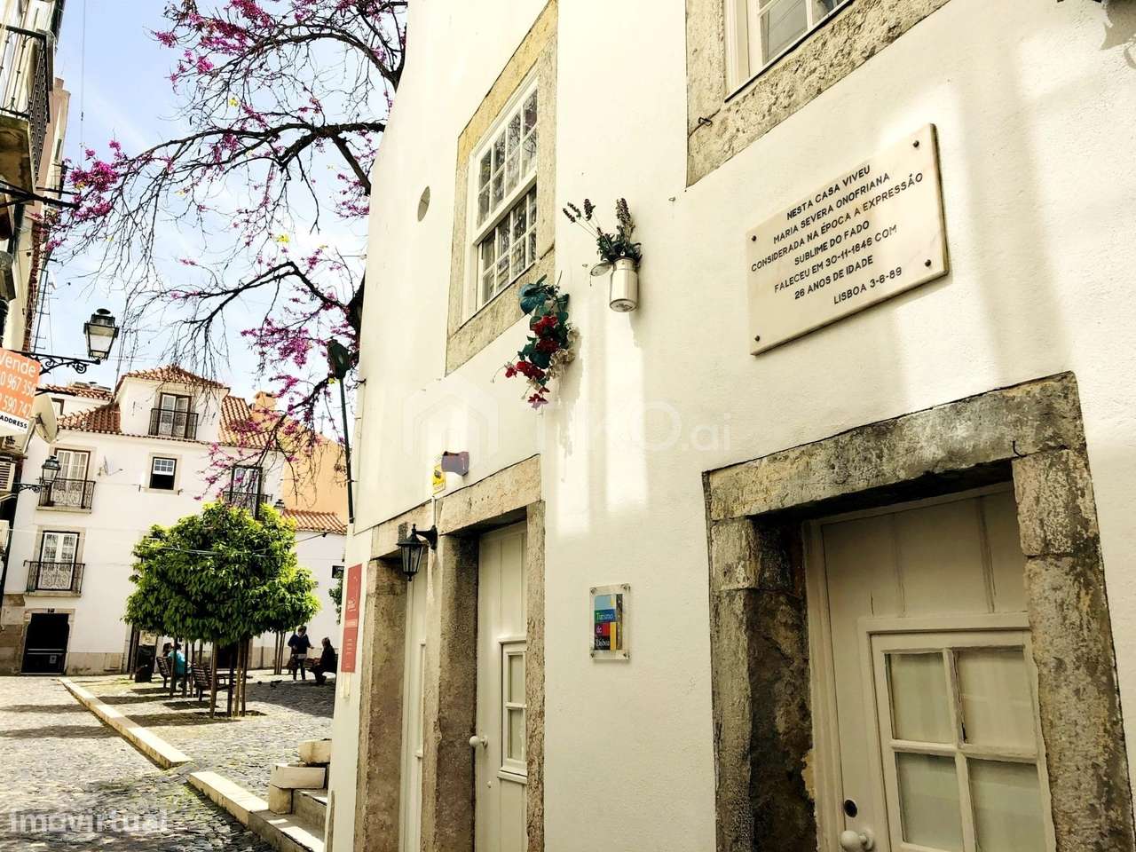 Prédio em Propriedade Total na Mouraria — Ideal para AL ou  T0/T1-11