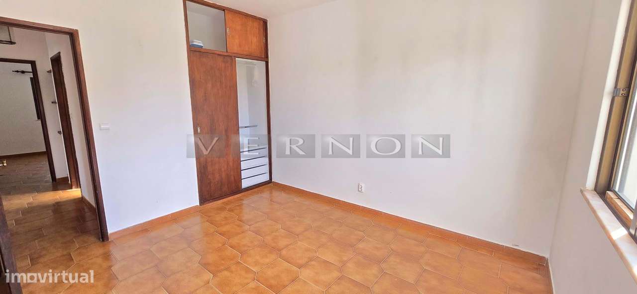 Algarve, Carvoeiro, para venda, moradia T3 com garagem, em localização-3