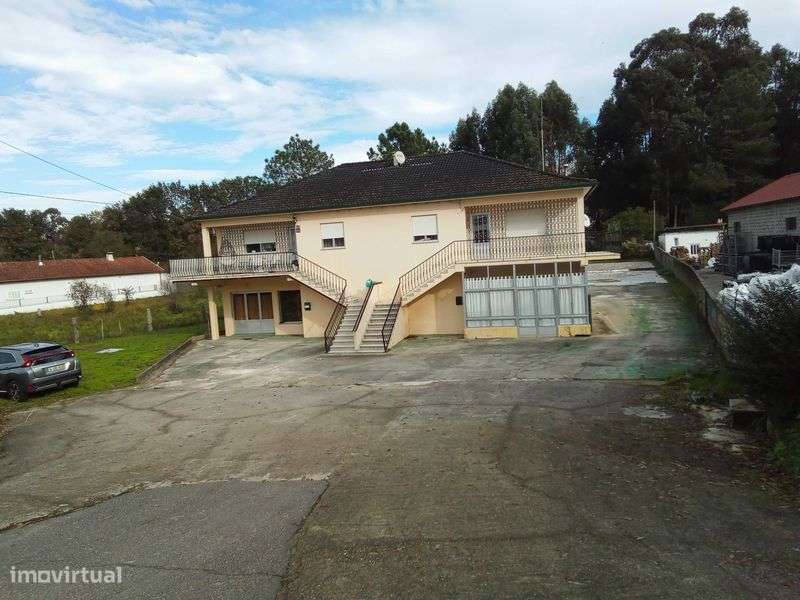 Casas germinadas junta à N13 - Grande imagem: 5/7