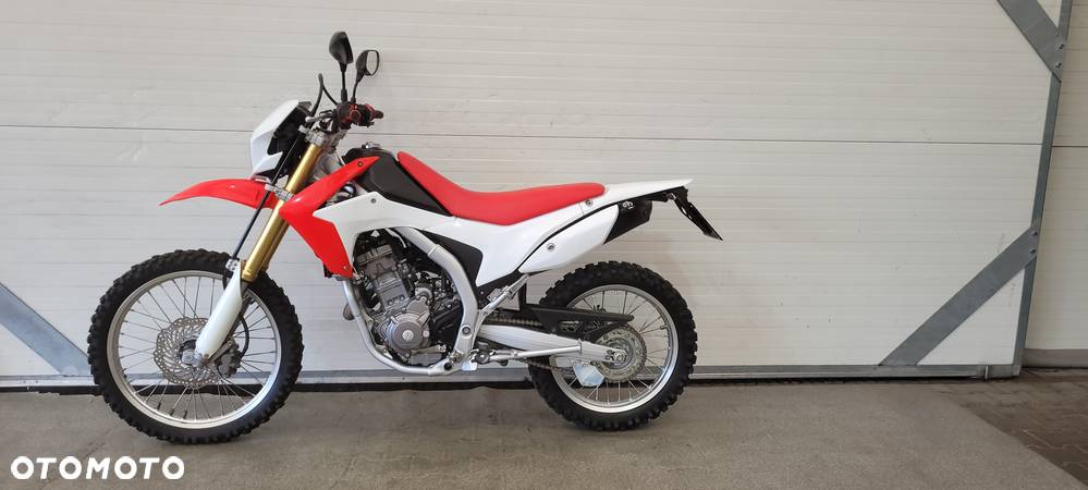 Honda CRF - 4