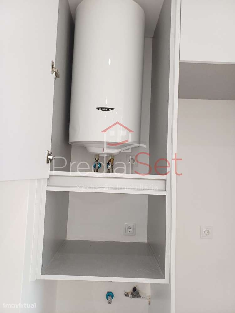Apartamento T3 Totalmente Renovado- Montalvão-Setubal-4