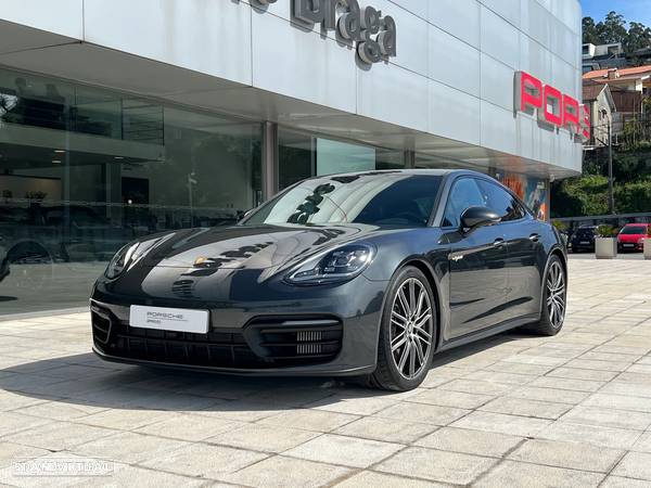 Porsche Panamera 4 E-Hybrid - 1