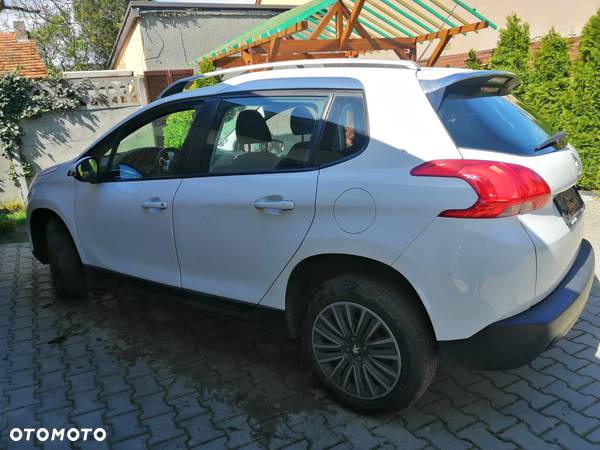 Peugeot 2008 1.6 e-HDi Style S&S - 4