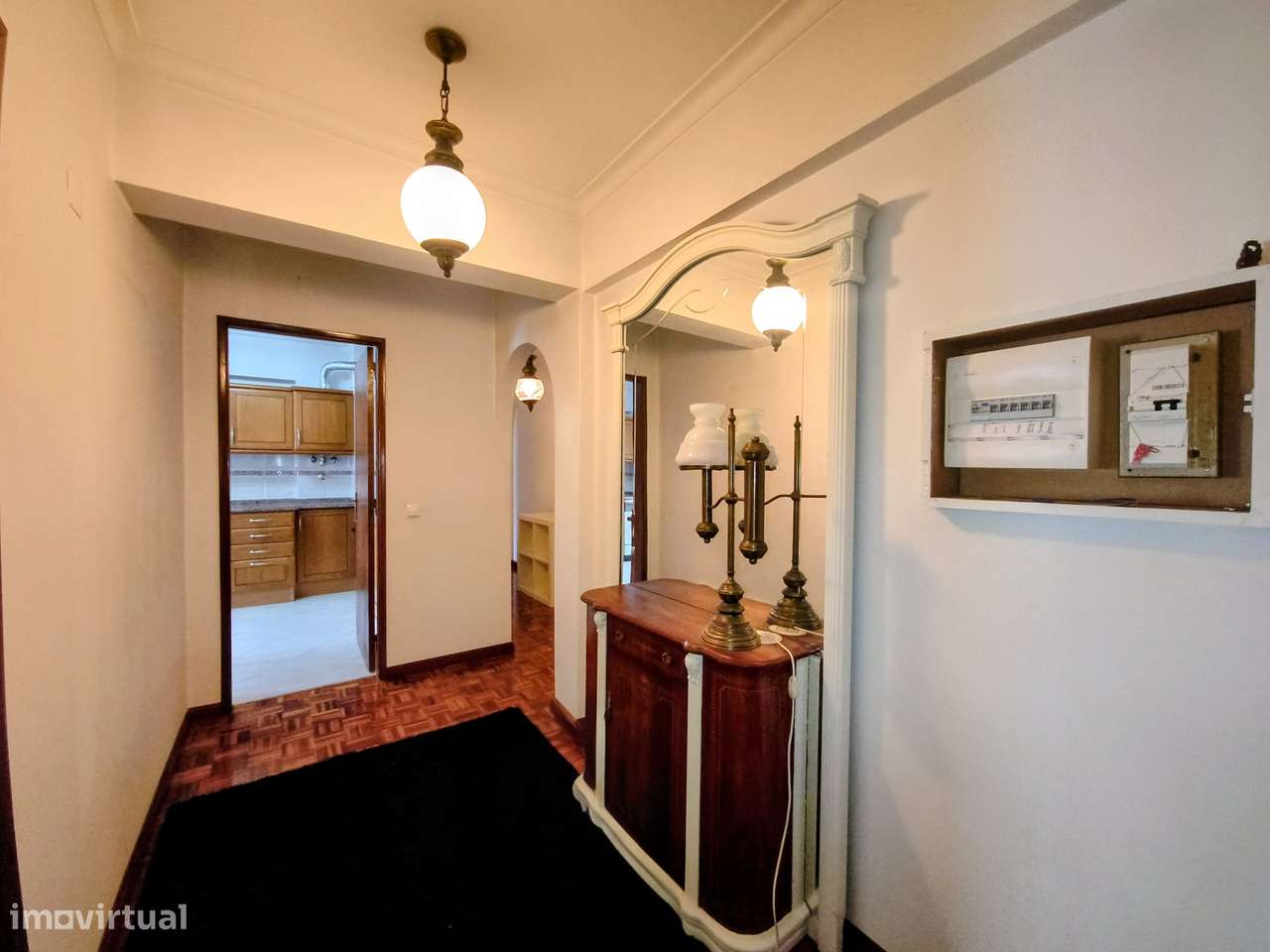 T2 em Linda-a-Velha: pronto a viver, preparado para evoluir - Grande imagem: 2/15