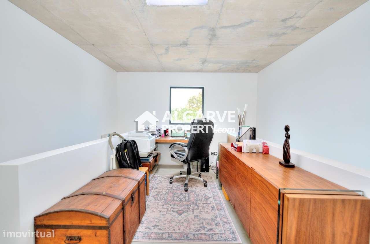 Moderna Moradia T4 com Piscina e Jardim em Almancil - Grande imagem: 5/45