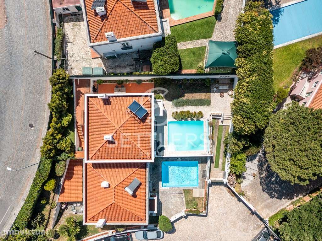 Moradia T4 geminada com piscina - Malveira da Serra-34