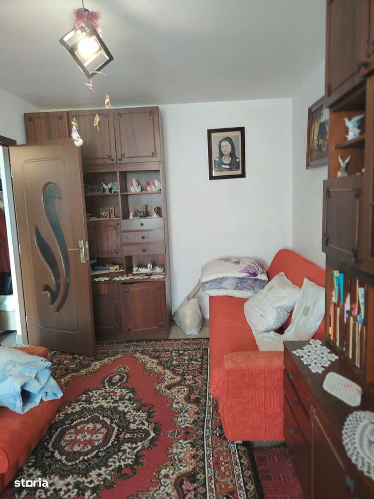 Se vinde apartament 50mp burdujeni langa scoala 51.000e  2 cam cent-7