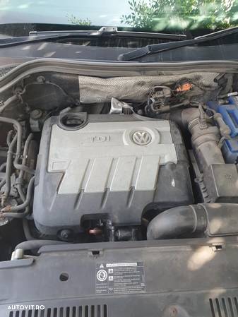 Carcasa filtru aer debitmetru aer catalizator filtru particule etrier etriere stanga dreapta fata spate senzor parcare bara fata spate termoflot sistem muzica boxa boxe Vw Tiguan an 2008 motor 2.0 tdi 140 cp 4x4 cod motor Cbab dezmembrez dezmembrari piese - 1