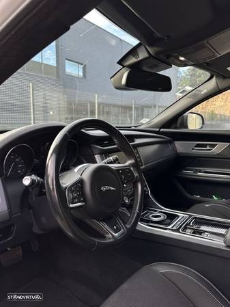 Jaguar XF 2.0 D R-Sport - 6