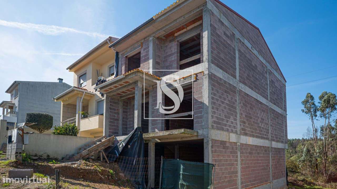 Moradia T3 por terminar | Elevado potencial de investimento-5