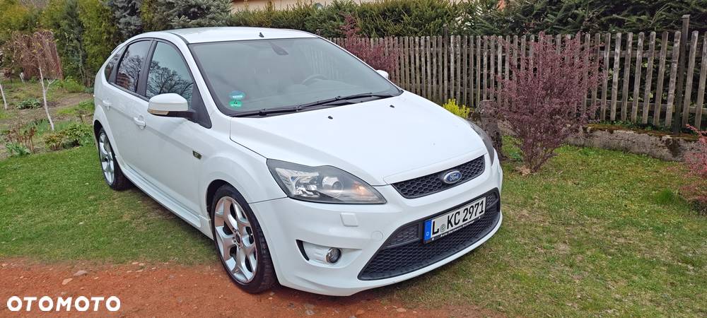 Ford Focus 2.5 ST - 16