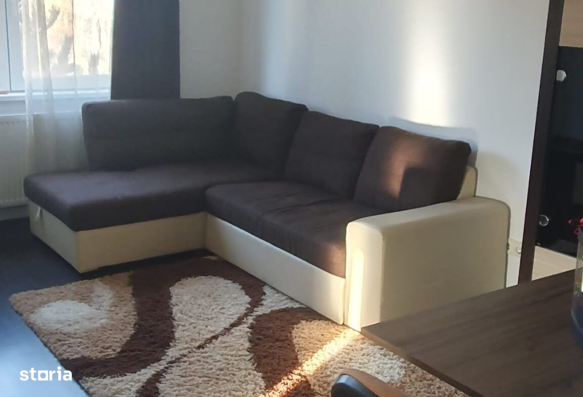 Apartament cu 3 camere, decomandat, etajul 4, aer conditionat, renovat