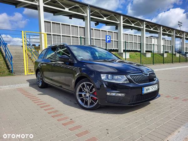 Skoda Octavia 2.0 TDI DSG RS - 2