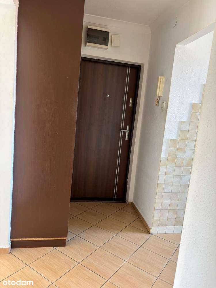 3 pok . balkon oddzielna widna kuchnia dobra lokalizacja-4